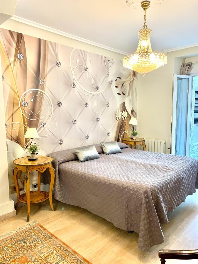 Hostal Boutique Puerta Del Sol Torrelavega Exterior photo