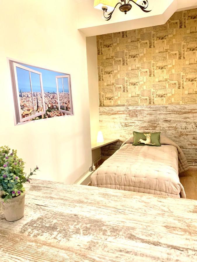 Hostal Boutique Puerta Del Sol Torrelavega Exterior photo