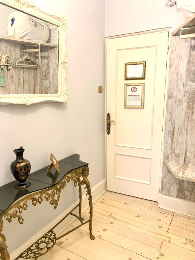 Hostal Boutique Puerta Del Sol Torrelavega Exterior photo