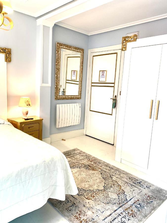 Hostal Boutique Puerta Del Sol Torrelavega Exterior photo