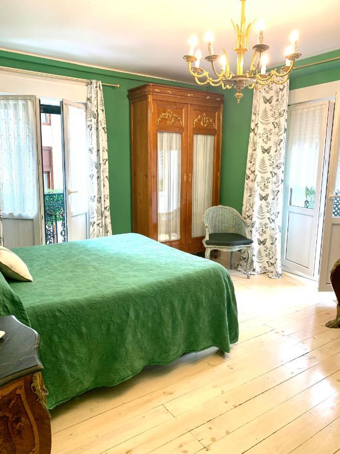 Hostal Boutique Puerta Del Sol Torrelavega Exterior photo
