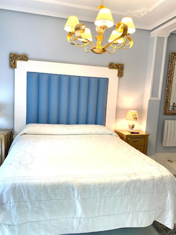 Hostal Boutique Puerta Del Sol Torrelavega Exterior photo