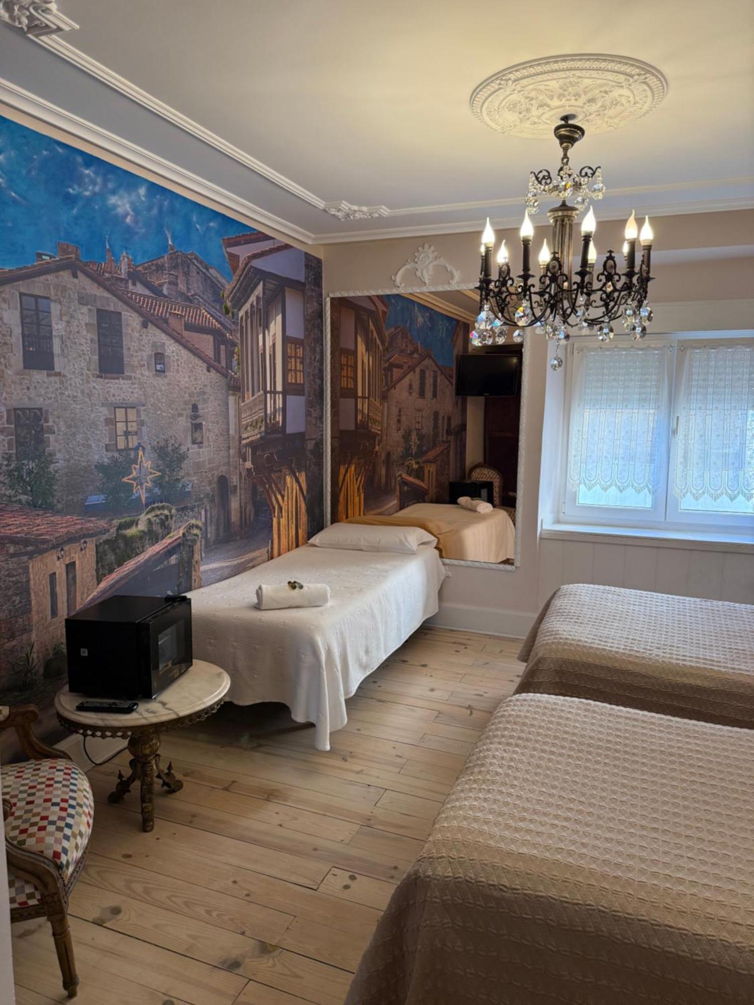 Hostal Boutique Puerta Del Sol Torrelavega Exterior photo